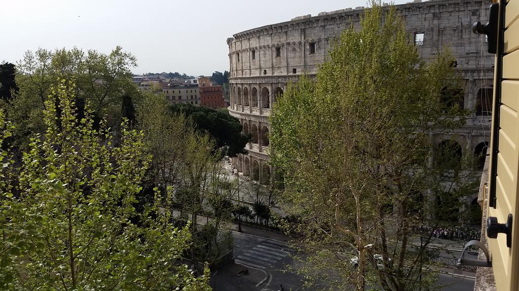 Colosseum Corner Roma